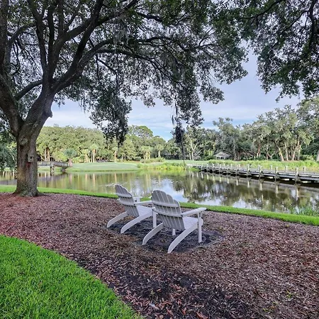 Wonderful Vacation Condo Near The Beach Shops And Restaurants